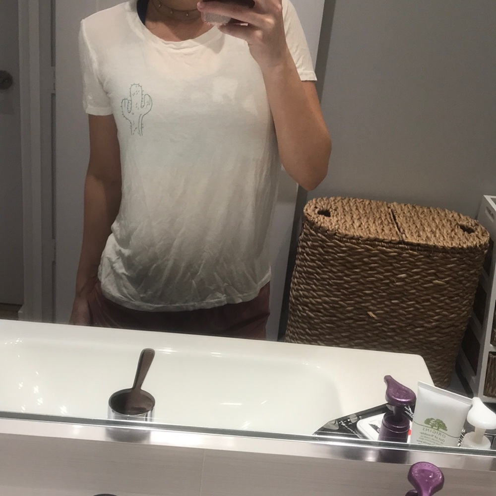 Super soft & cute white shirt with a cute cactus🌵